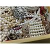 Image 7 : Pearl jewelry lot, lots of items