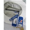Image 4 : K. Way Bucket Hat in White New with Tags