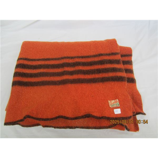 Single Bed Size Red 4 Point Antique Wool Blanket in Good Shape