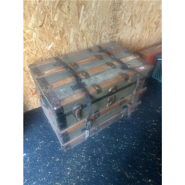 Steamer trunk 34"wx23"hx21"d- nice condition