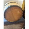 Image 4 : Wooden keg-open top -21'tall