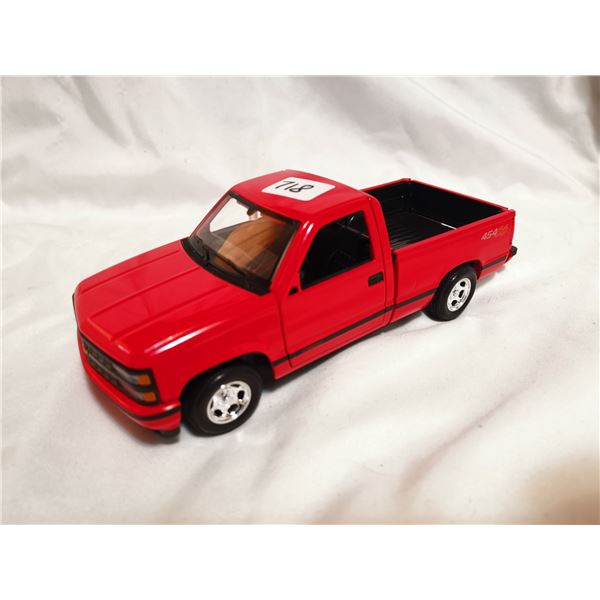 1:24 chevy truck die cast car