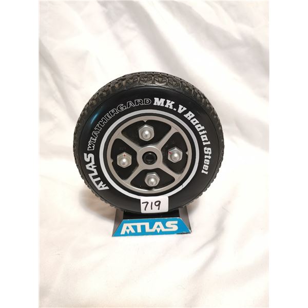 Vintage 70's atlas tire radio