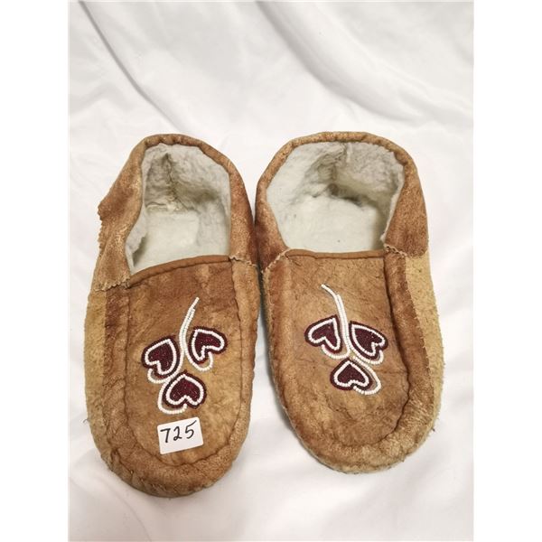 Men's gently use mocassins, hand made