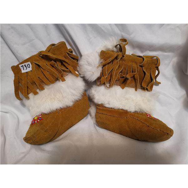 Toddlers mukluks, new