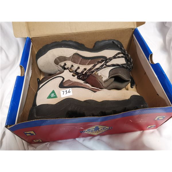 New steel toe ladies boots, size 8