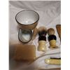Image 4 : Shaving lot, razors, brushes , cup