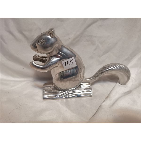 Squirrel nut cracker, aluminium