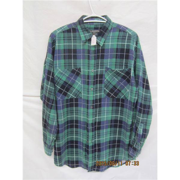 Vintage Classique Flannel Button Up Shirt Size Medium