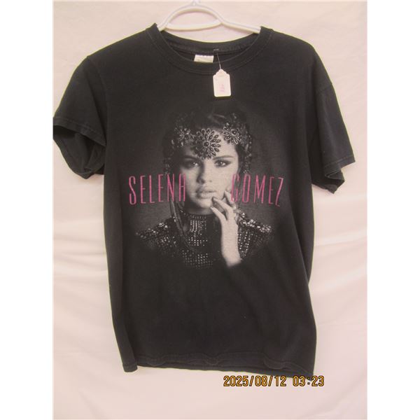 Vintage Selena Gomez 2013 Tour Concert Shirt Gildan Size Small