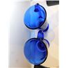 Image 3 : 2-COBALT BLUE PEDESTAL MUGS