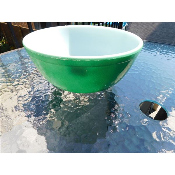 GREEN PYREX MIXING BOWL, EARLY PIECE