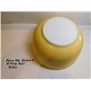 Image 3 : YELLOW PYREX MIXING BOWL, 403, 2 ½ QT
