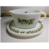 Image 2 : PYREX CRAZY DAISY GRAVY BOAT AND UNDERPLATE