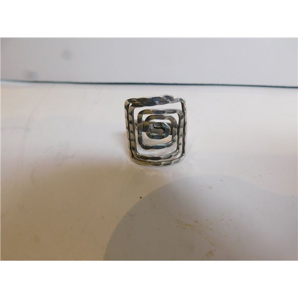 STERLING SILVER RING, SIZE 10