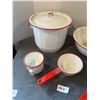 Image 2 : 5 pcs enamelware -red + white c/w wooden box