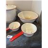 Image 3 : 5 pcs enamelware -red + white c/w wooden box