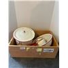Image 4 : 5 pcs enamelware -red + white c/w wooden box