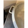 Image 3 : Metal mixing pan 20"-2 handles "nice"