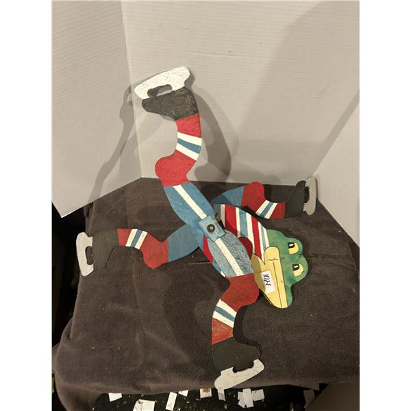 Frog whirly gig on skates complete- turns easy