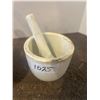 Image 2 : 2 mortar + pestles-vintage