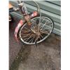 Image 2 : tricyclce-made by thistle-19" front wheel-vintage