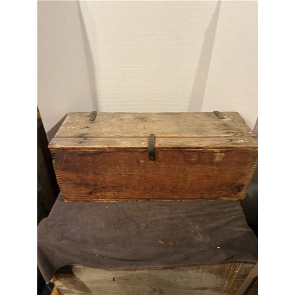 Dovetail box -lift lid- edwardsburg table syrup 27"Wx10"Hx10"deep