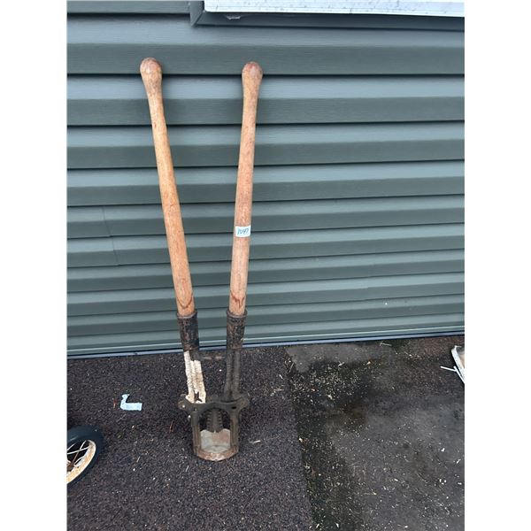 Dehorners-wooden handle -46" tall james scully