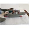 Image 3 : 2 sub and ship with army men