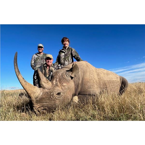 Black Rhino Vita-Dart Hunt - Tam Safaris