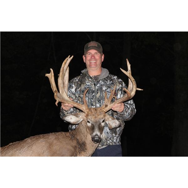 Michigan Whitetail for 1 - Two Hats Ranch