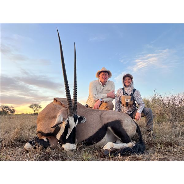 Marupa Safaris South African Hunting and Fishing Trip for Two Hunters – Includes 6 Animals