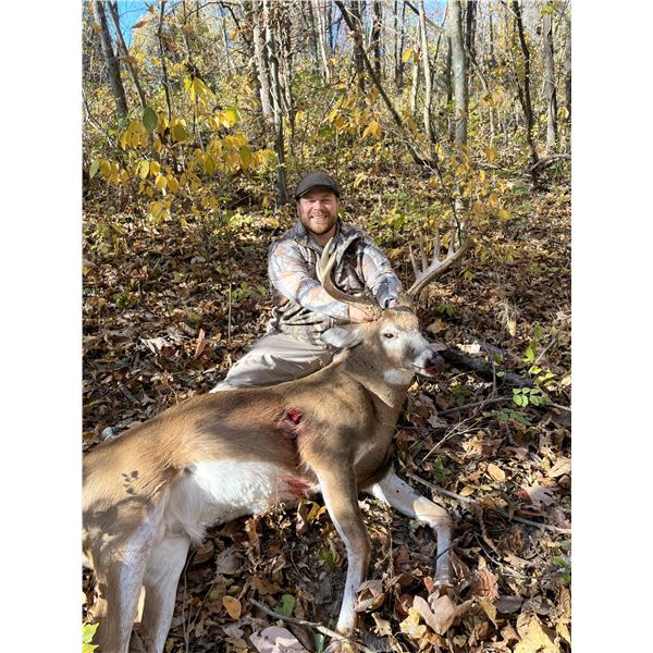 Safari Unlimited Missouri Whitetail Archery  2 hunters 5 days
