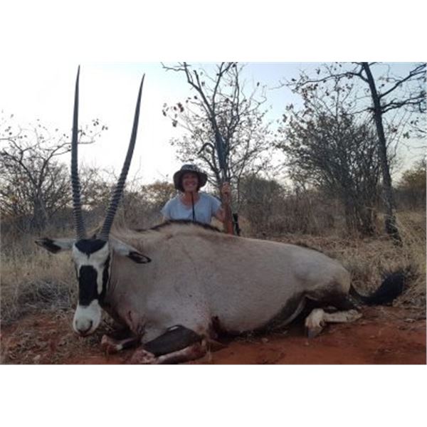 Kemp African Safaris 7 Day Safari Gemsbuck & Warthog  1 hunter 1 non plus     5 days in Krueger Nati