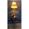 Image 1 : BEAUTIFUL EXTRA LARGE ELK AND MULE DEER ANTLER FLOOR LAMP