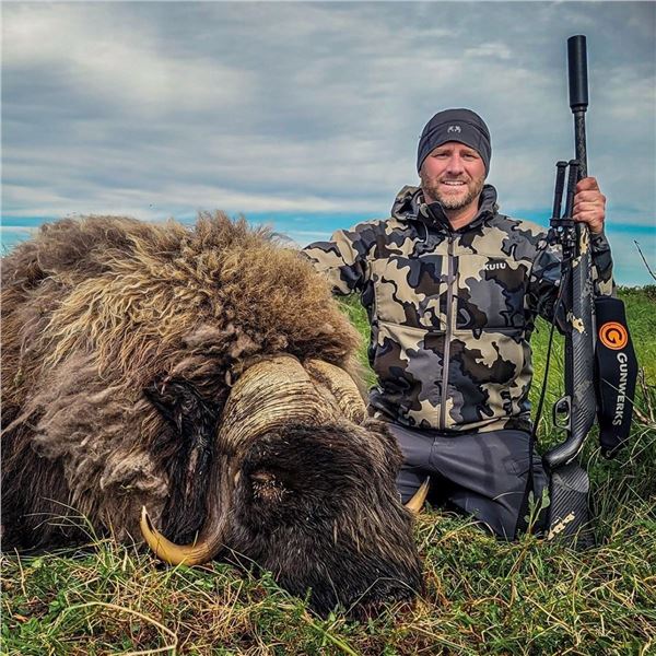 Gunwerks 7 PRC Halo Green ClymR Rifle System, Kahles K318i MOAK rifle scope and custom hard case