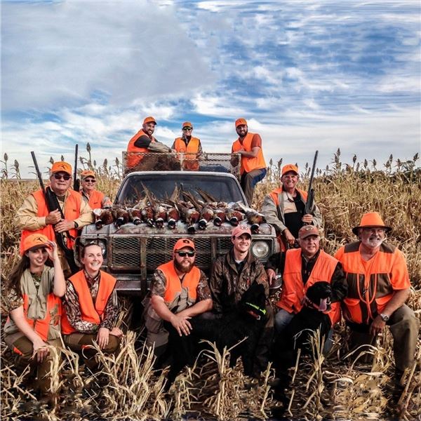 South Dakota: 3 Day 3 Night Exclusive Party Pheasant Hunt for 10 Hunters