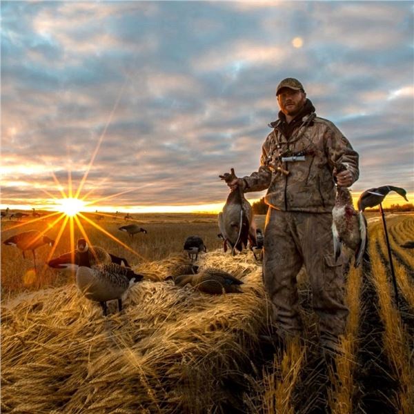 Canada: 3 Day Mixed Bag Waterfowl Hunt for 10 hunters in the heart of Saskatchewan’s flyway