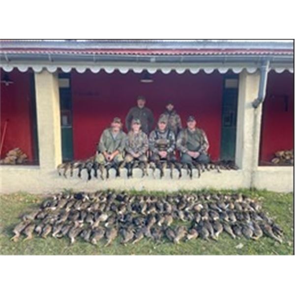 Argentina – 3 Day – All Inclusive Duck Hunt for Four Hunters
