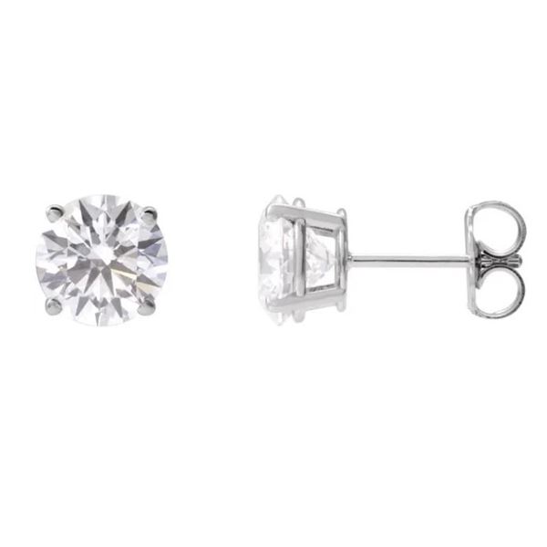 *Michigan – Diamond Stud Earrings