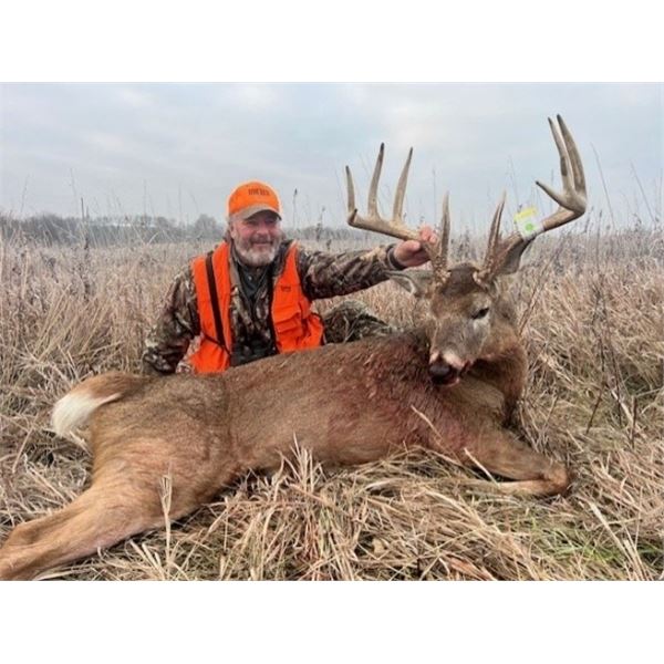 *Iowa – 5 Day - Premier Free Range Whitetail Deer Hunt for One Hunter & One Non-Hunter