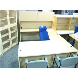 Maple U-Shaped Executive Suite W/hutch