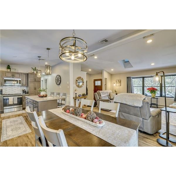 2 Night Pocono Air BNB Stay for 6 People