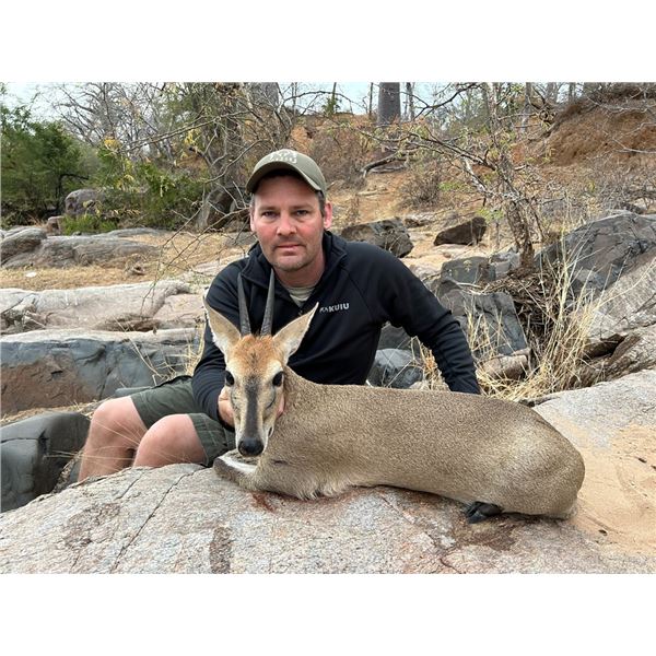 LA34 – Mozambique – Mokore Safaris – 1 Hunter 1 Observer 4 Animals