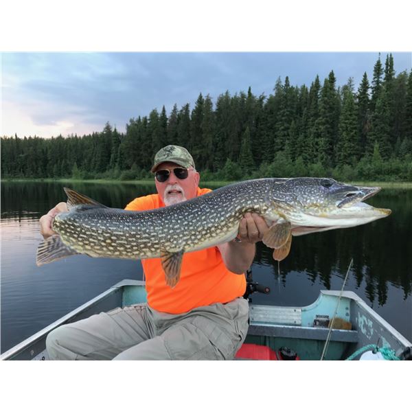 LA54 - Saskatchewan, Canada - Kississing Lodge –Fishing for up to 6 Anglers
