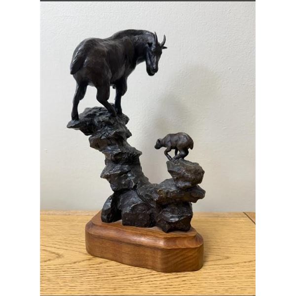 LA54B – Tuffy Berg Bronze - Nanny and Kid