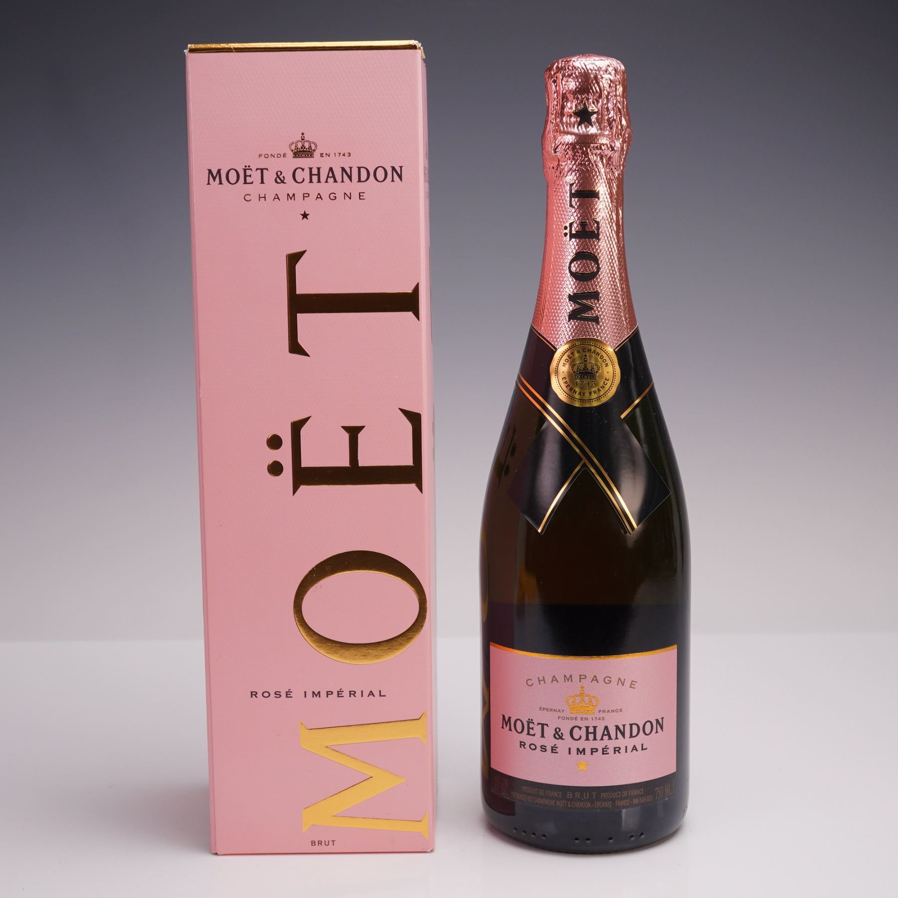 Moet and Chandon Rose Imperial Brut Champagne Gift Box 750ml