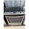 Image 1 : Whirlpool YWEE730HODS0 Electric Range with Glass Cooktop