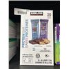 Image 2 : Kirkland Protein Bars 20-Count Variety Pack, 1.2 kg