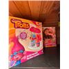 Image 2 : Kids board games, toys and bracelet making